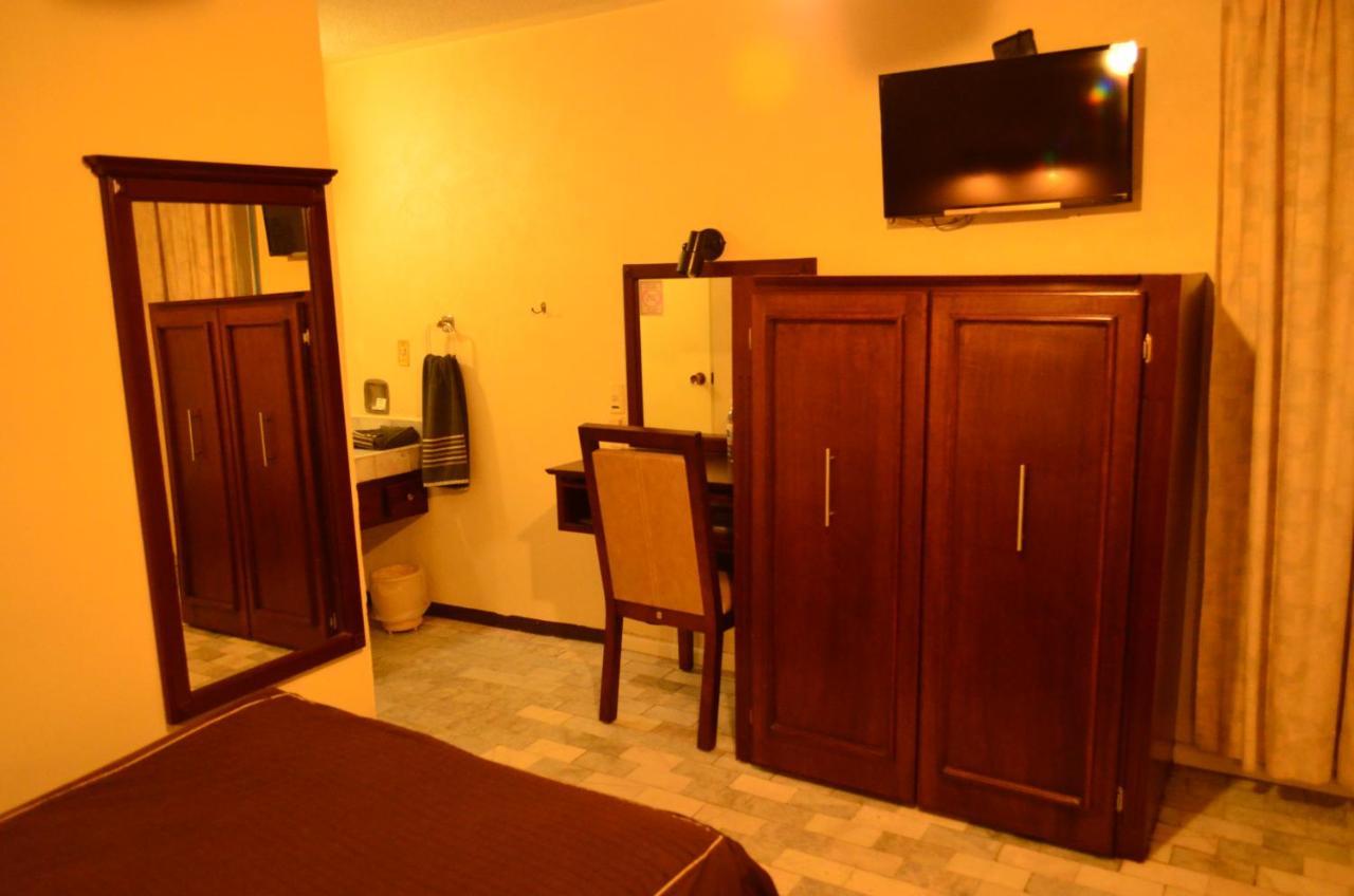 Hotel Flamingo Kristal Irapuato Zewnętrze zdjęcie