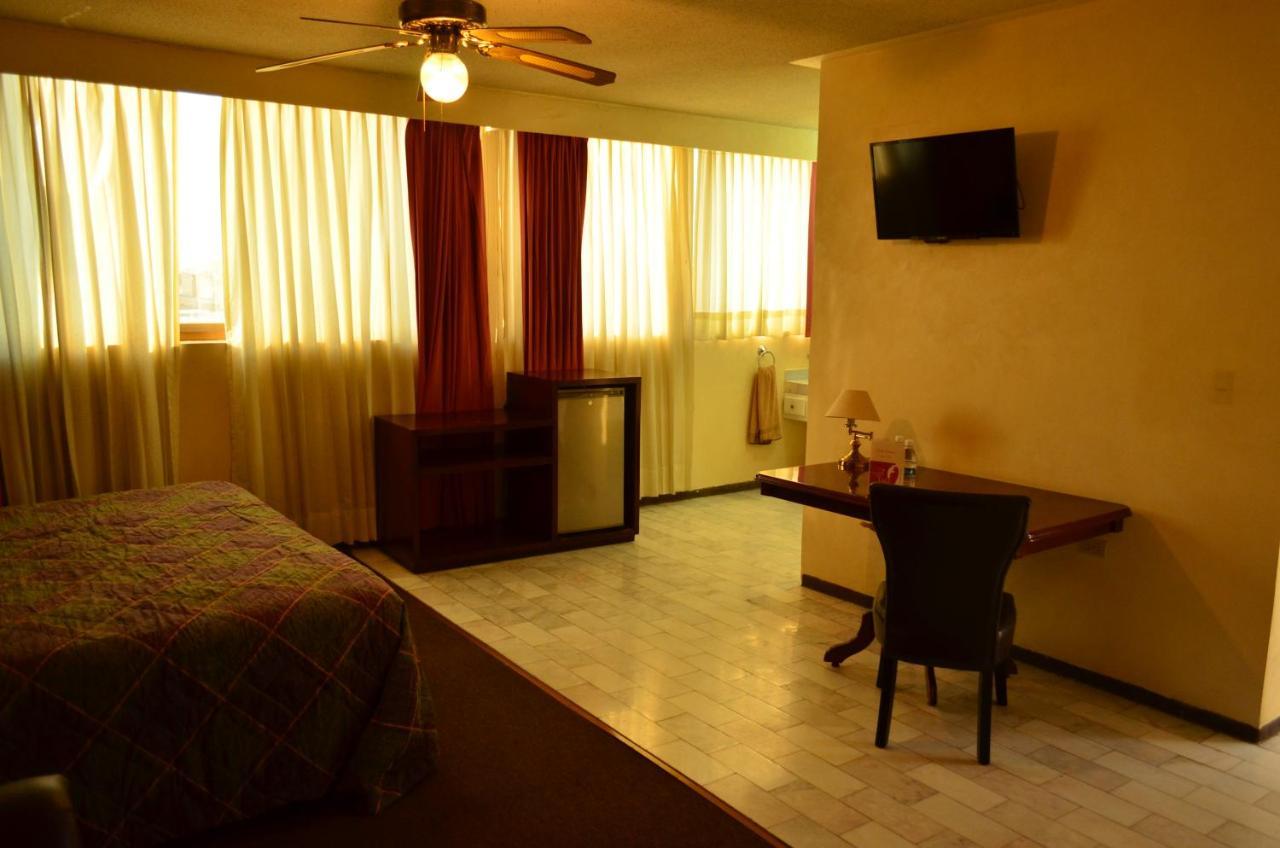 Hotel Flamingo Kristal Irapuato Zewnętrze zdjęcie